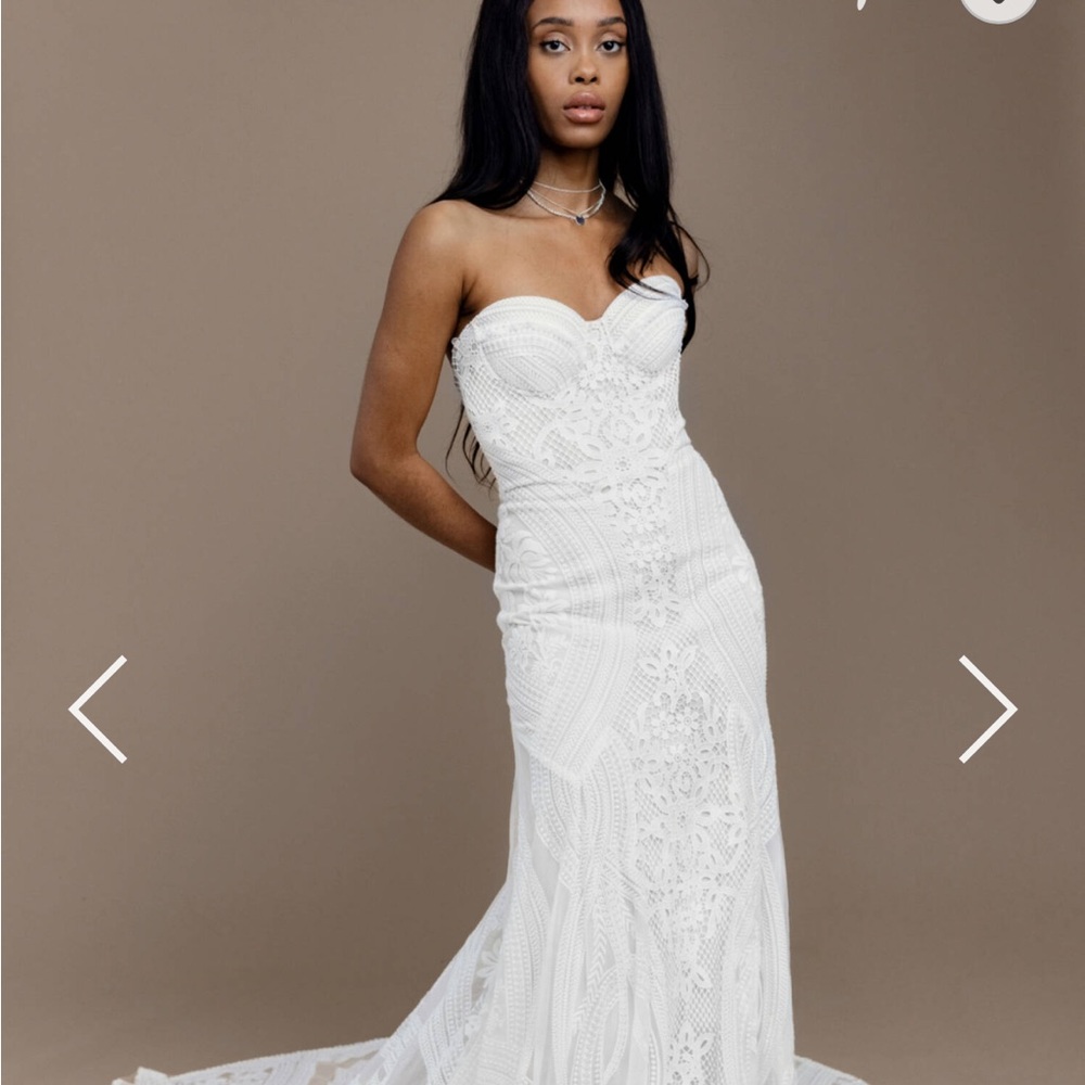 Rue De Seine White Adara gown, Strapless lace Wedding Dress size 4